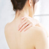 不安を鎮める最強セルフケア「背中リリース法」