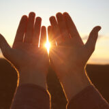 すべてを失った部屋から、10億円貢献への道へ。 私が「脳の仕組み」に見出した、人生逆転の物語。