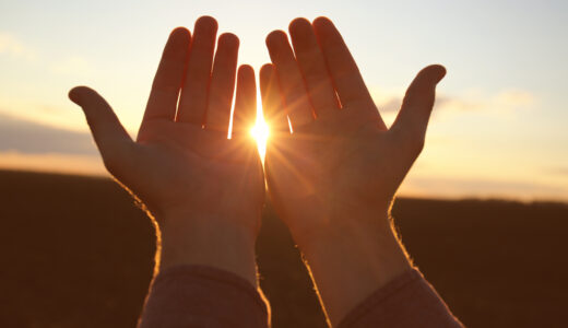 すべてを失った部屋から、10億円貢献への道へ。 私が「脳の仕組み」に見出した、人生逆転の物語。